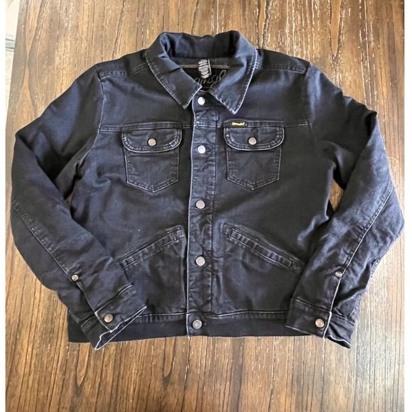 Wrangler Black Jean Jacket with Patterned Lining - Picture 9 of 16